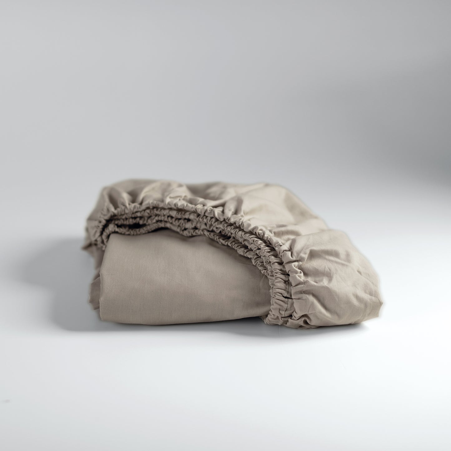 Weekend fitted sheet cotton taupe